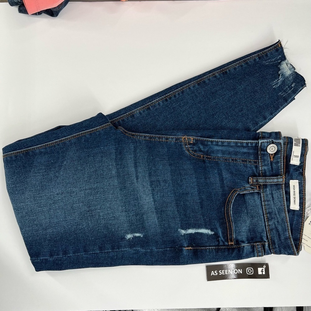 Profile High Rise Skinny Distressed Raw Hem Size 7 NEW